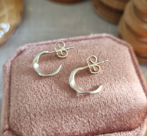 Mini Swirl earrings, silver