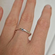 Load image into Gallery viewer, Swirly Sapphire Ring