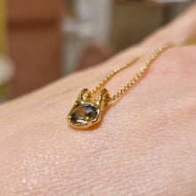 Load image into Gallery viewer, BonBon vedhæng m/u. kæde